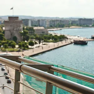 κάντε κράτηση εδώ